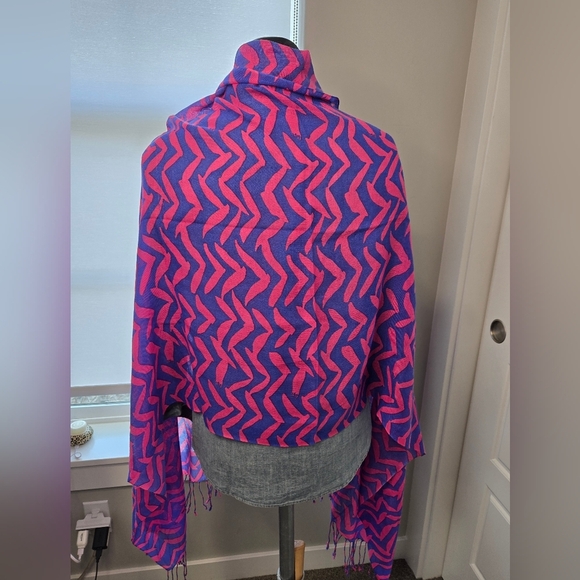 LILLY PULITZER I GOT LUCKY POP PINK SILK CASHMERE SCARF FRINGE ENDS WOMEN OS - Picture 6 of 13